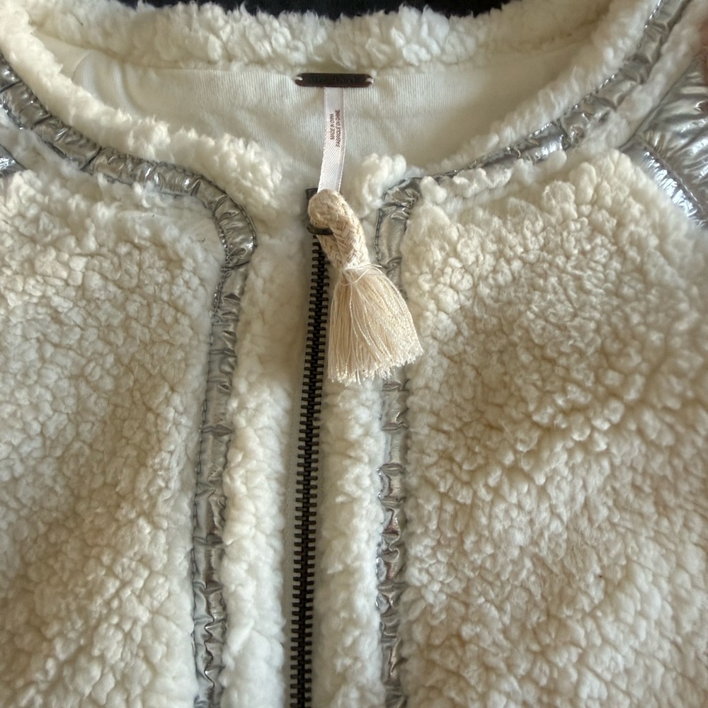 Free People Cream Sherpa Jacket size Large - Picture 4 of 11